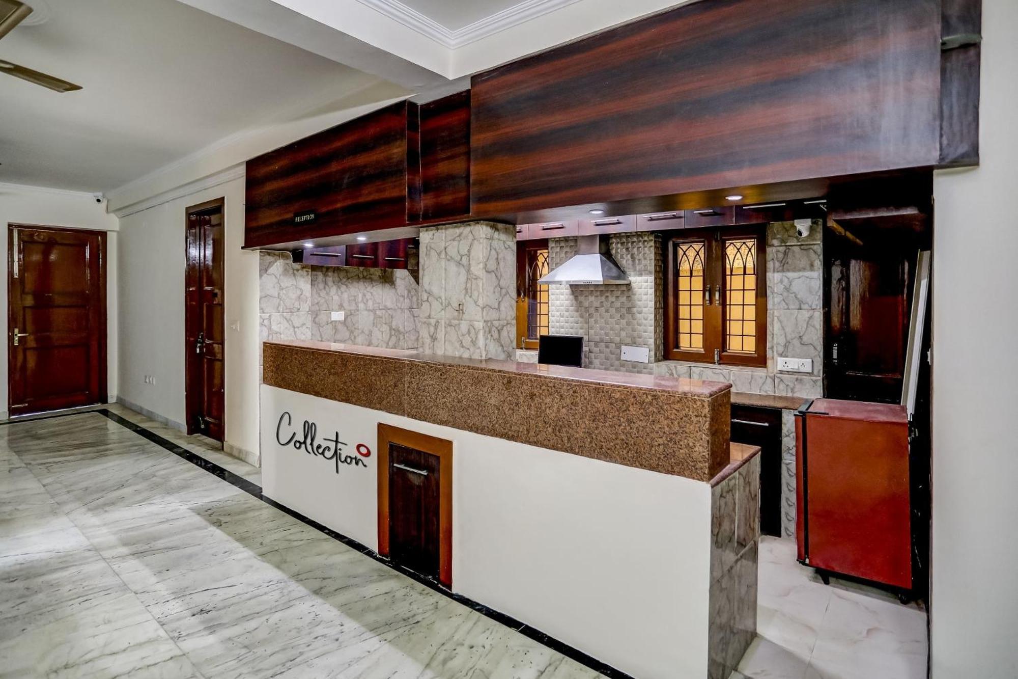 Capital O Uk House Residency Hotel Gurgaon Bagian luar foto
